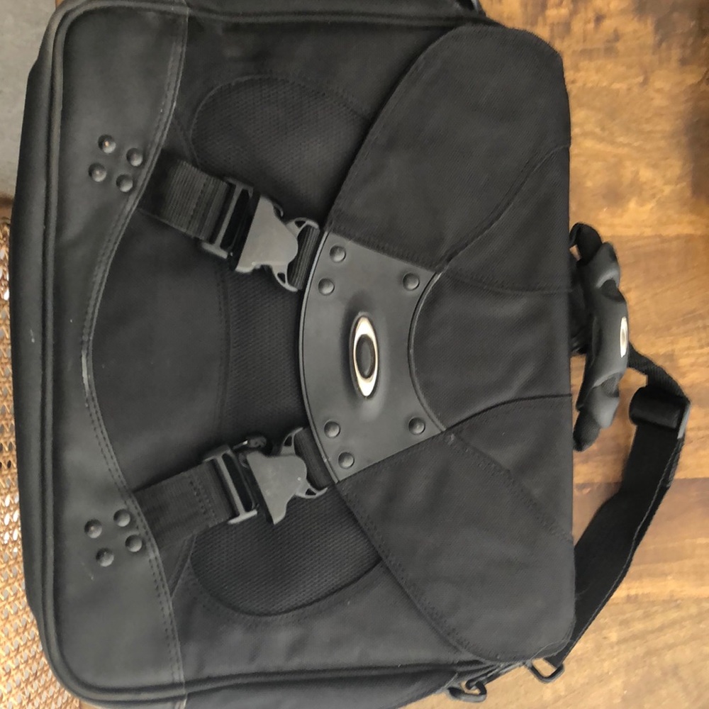 Lap top brief case